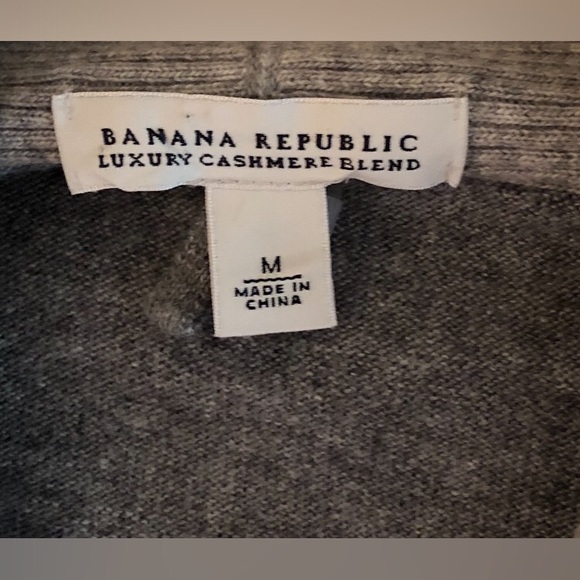 BANANA REPUBLIC Luxury Cashmere Blend Gray Sweater - Picture 7 of 8